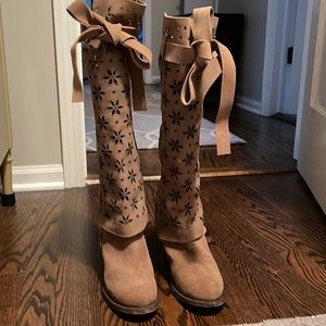 Size 6.5 Miss Macie It’s a Wrap boot/ankle bootie